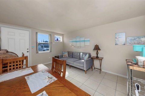 Condo in Dunedin, Florida, 2 bedrooms  № 2114952 - photo 12