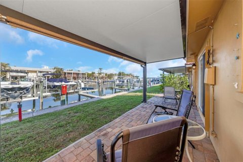 Condo in Dunedin, Florida, 2 bedrooms  № 2114952 - photo 6
