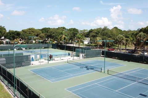 Condo in Palm Harbor, Florida, 1 bedroom  № 1670887 - photo 25