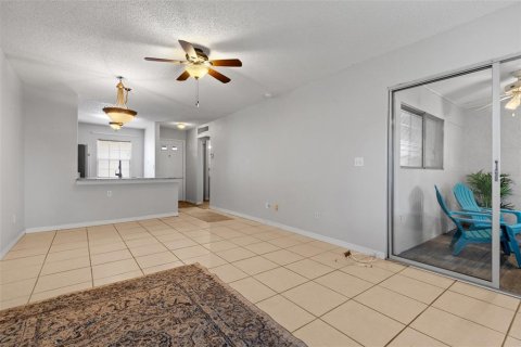 Condo in Palm Harbor, Florida, 1 bedroom  № 1670887 - photo 16