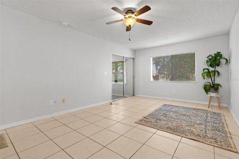 Condo in Palm Harbor, Florida, 1 bedroom  № 1670887 - photo 17