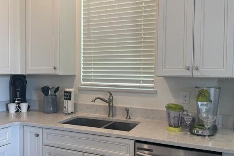 Villa ou maison à vendre à Kissimmee, Floride: 2 chambres, 110.37 m2 № 2135972 - photo 9