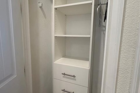 Villa ou maison à vendre à Kissimmee, Floride: 2 chambres, 110.37 m2 № 2135972 - photo 26