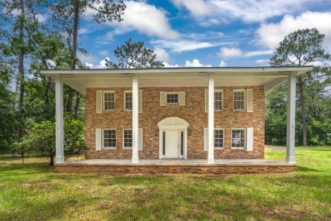 House in De Funiak Springs, Florida 4 bedrooms, 237.83 sq.m. № 561262 - photo 1