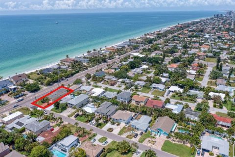 House in Belleair Beach, Florida 4 bedrooms, 282.05 sq.m. № 1750307 - photo 3