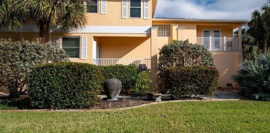 House in Belleair Beach, Florida 4 bedrooms, 282.05 sq.m. № 1750307