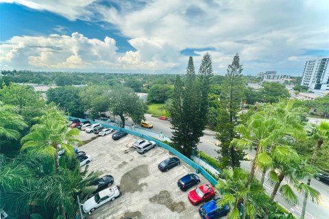 Condo in Miami, Florida, 2 bedrooms № 1698213 - photo 18