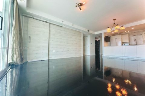 Condo in Miami, Florida, 2 bedrooms № 1698213 - photo 10