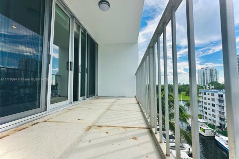 Condo in Miami, Florida, 2 bedrooms № 1698213 - photo 21