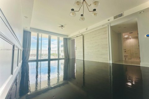 Condo in Miami, Florida, 2 bedrooms № 1698213 - photo 9