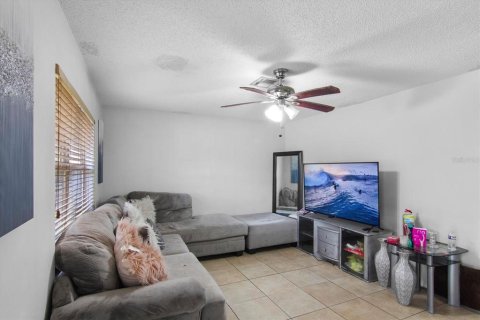 Commercial property in Sarasota, Florida 6 bedrooms, 198.07 sq.m. № 1837628 - photo 9