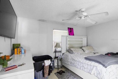 Commercial property in Sarasota, Florida 6 bedrooms, 198.07 sq.m. № 1837628 - photo 14
