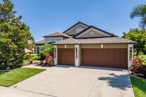 House in Apollo Beach, Florida 4 bedrooms, 238.11 sq.m. № 1749317 - photo 1