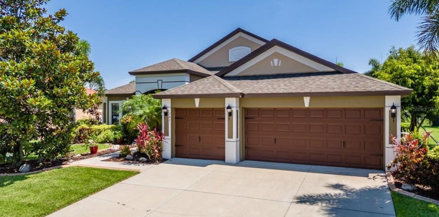 House in Apollo Beach, Florida 4 bedrooms, 238.11 sq.m. № 1749317