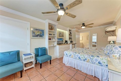 Condo in Bradenton Beach, Florida, 2 bedrooms  № 1516478 - photo 22