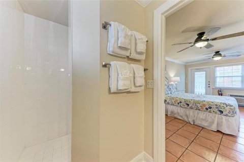Condo in Bradenton Beach, Florida, 2 bedrooms  № 1516478 - photo 29