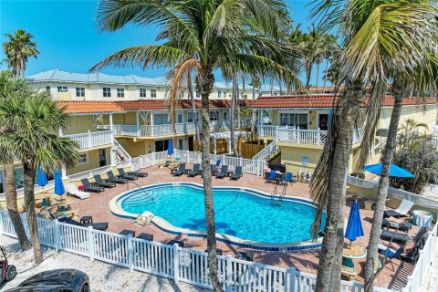 Condo in Bradenton Beach, Florida, 2 bedrooms  № 1516478 - photo 2