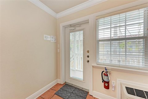 Condo in Bradenton Beach, Florida, 2 bedrooms  № 1516478 - photo 8