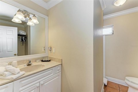 Condo in Bradenton Beach, Florida, 2 bedrooms  № 1516478 - photo 19