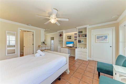 Condo in Bradenton Beach, Florida, 2 bedrooms  № 1516478 - photo 11