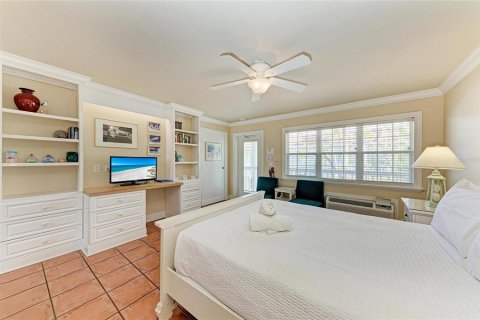 Condo in Bradenton Beach, Florida, 2 bedrooms  № 1516478 - photo 13