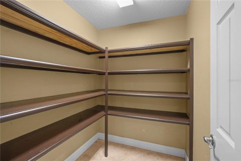 Villa ou maison à vendre à Orlando, Floride: 4 chambres, 304.16 m2 № 2358497 - photo 14