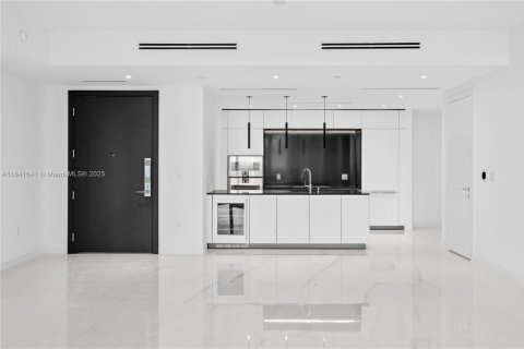 Condominio en alquiler en Miami, Florida, 2 dormitorios, 169.92 m2 № 1888808 - foto 3