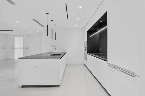 Condominio en alquiler en Miami, Florida, 2 dormitorios, 169.92 m2 № 1888808 - foto 6