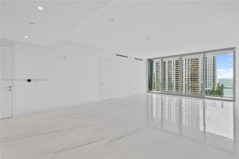 Condominio en alquiler en Miami, Florida, 2 dormitorios, 169.92 m2 № 1888808 - foto 2