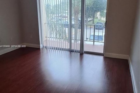 Apartamento en alquiler en Miami, Florida, 1 dormitorio, 70.42 m2 № 2038394 - foto 6