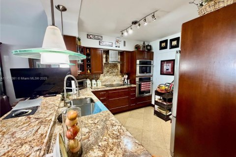 Condominio en venta en Miami Beach, Florida, 1 dormitorio, 99.41 m2 № 1967105 - foto 6