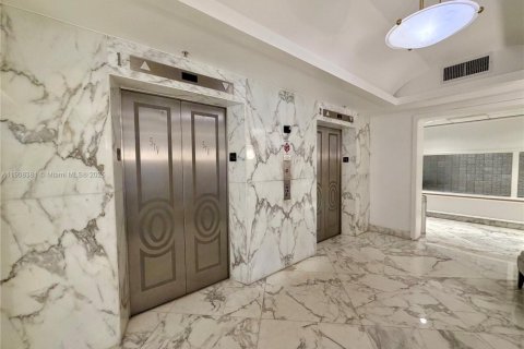 Condominio en venta en Miami Beach, Florida, 1 dormitorio, 99.41 m2 № 1967105 - foto 15