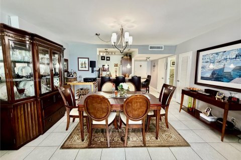 Condominio en venta en Miami Beach, Florida, 1 dormitorio, 99.41 m2 № 1967105 - foto 7