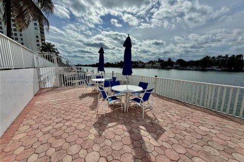 Condominio en venta en Miami Beach, Florida, 1 dormitorio, 99.41 m2 № 1967105 - foto 20