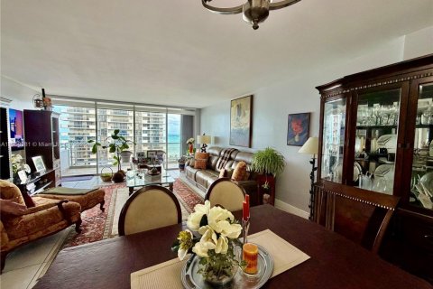 Condominio en venta en Miami Beach, Florida, 1 dormitorio, 99.41 m2 № 1967105 - foto 2