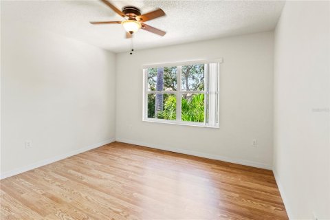 Condo in Sarasota, Florida, 2 bedrooms  № 1800229 - photo 28