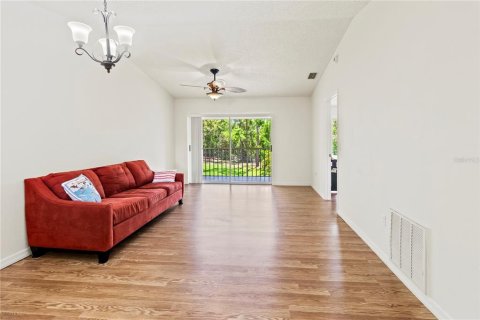 Condo in Sarasota, Florida, 2 bedrooms  № 1800229 - photo 15