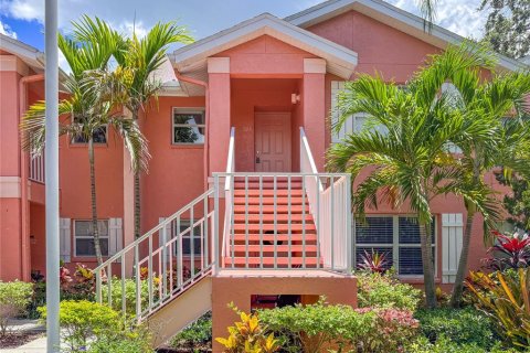 Condo in Sarasota, Florida, 2 bedrooms  № 1800229 - photo 3