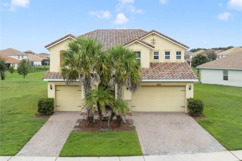 House in BELLALAGO in Kissimmee, Florida 4 bedrooms, 288.09 sq.m. № 2417013