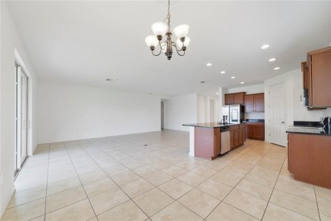 House in BELLALAGO in Kissimmee, Florida 4 bedrooms, 288.09 sq.m. № 2417013 - photo 7