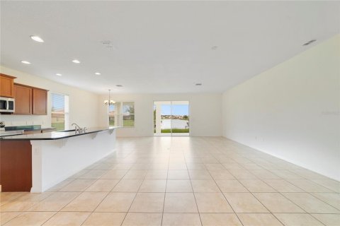 House in BELLALAGO in Kissimmee, Florida 4 bedrooms, 288.09 sq.m. № 2417013 - photo 6