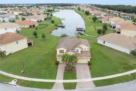 House in BELLALAGO in Kissimmee, Florida 4 bedrooms, 288.09 sq.m. № 2417013 - photo 27