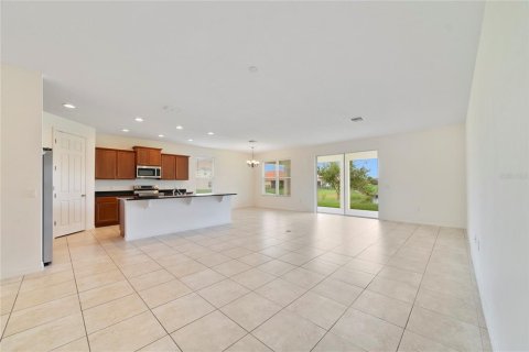 House in BELLALAGO in Kissimmee, Florida 4 bedrooms, 288.09 sq.m. № 2417013 - photo 2
