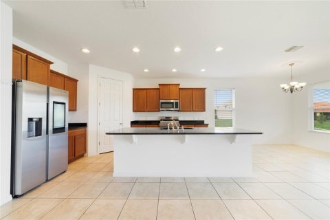 House in BELLALAGO in Kissimmee, Florida 4 bedrooms, 288.09 sq.m. № 2417013 - photo 4