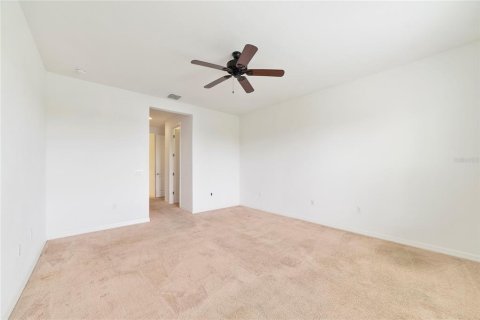 House in BELLALAGO in Kissimmee, Florida 4 bedrooms, 288.09 sq.m. № 2417013 - photo 13