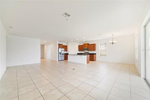House in BELLALAGO in Kissimmee, Florida 4 bedrooms, 288.09 sq.m. № 2417013 - photo 3