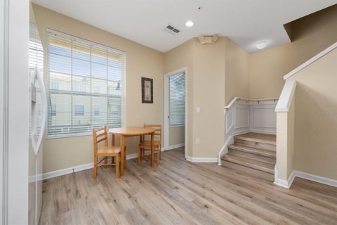Townhouse in Orlando, Florida 3 bedrooms, 165.09 sq.m. № 2143458 - photo 12