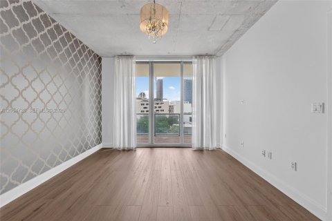 Condo in Miami, Florida, 1 bedroom  № 2186006 - photo 11