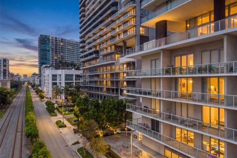 Condo in Miami, Florida, 1 bedroom  № 2186006 - photo 22