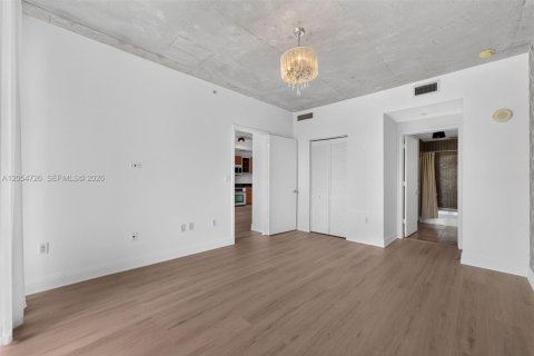Condo in Miami, Florida, 1 bedroom  № 2186006 - photo 9